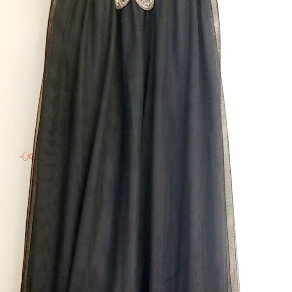 Ballgown Dress - Picture 2 of 5